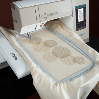 Preview: PFAFF creative elevate 680 (inkl. Stickeinheit)